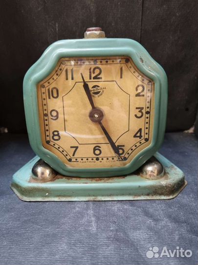 Старинный будильник. Ереванский часовой завод. В р
