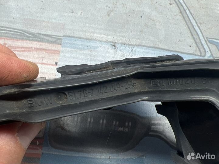 Левый уплотнитель капота BMW
