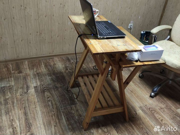 Компьютерный стол из дерева для дома или офиса