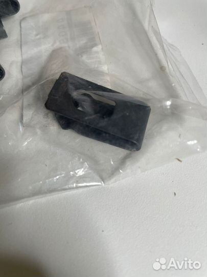 Пружинка колодок стояночного тормоза 44083CY001