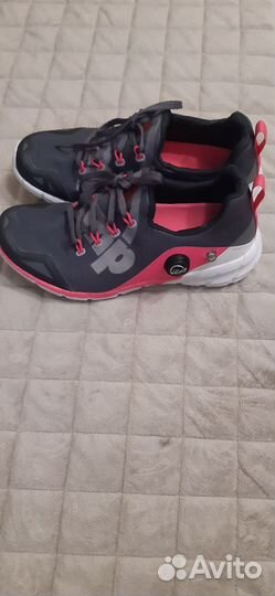 Продам кроссовки reebok