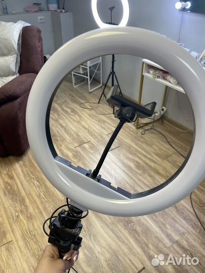 Кольцевая лампа со штативом