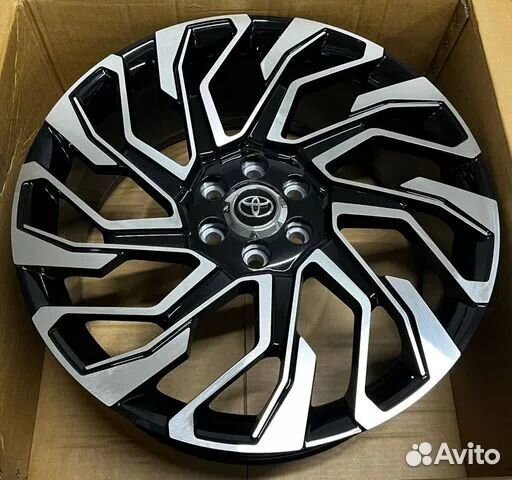 Кованые диски на Lexus Лексус LX600 R24