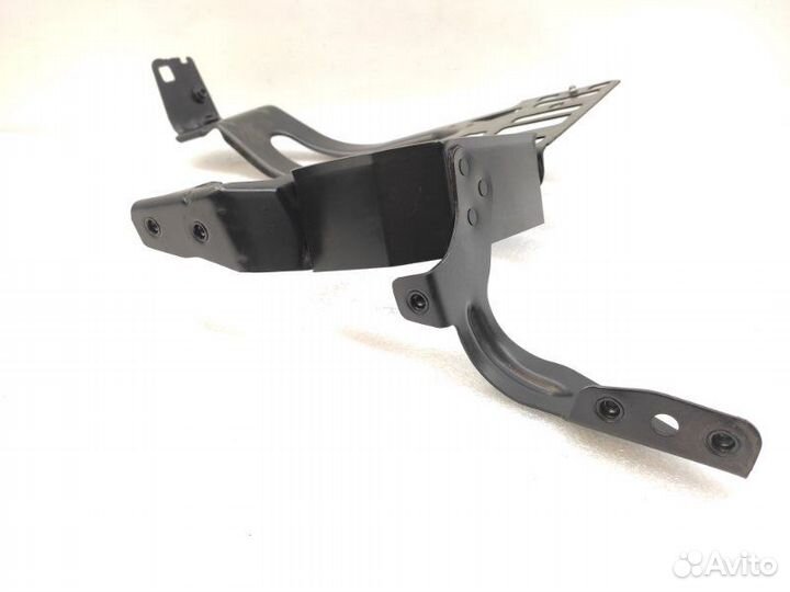 Кронштейн фары передний правый Bmw 5-Series E60