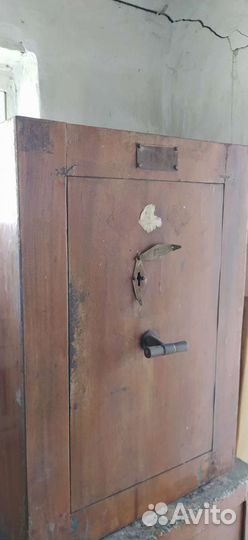 Сейф металлический