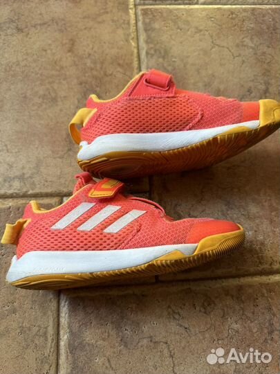 Кроссовки adidas