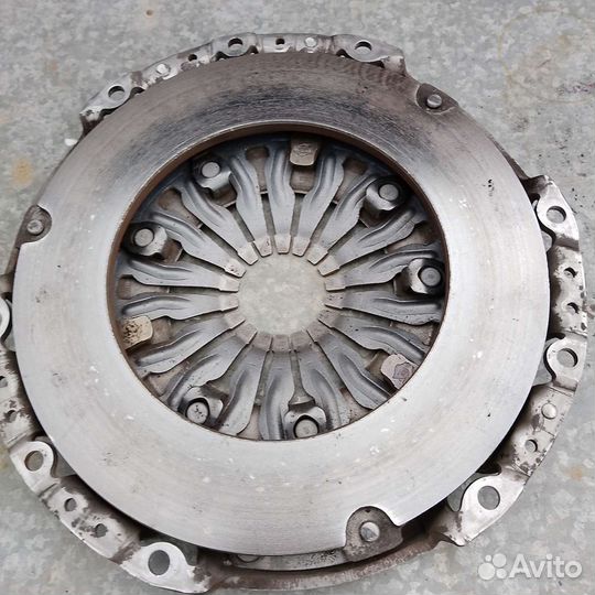 Продаю корзину сцепления для Киа Спортом 4