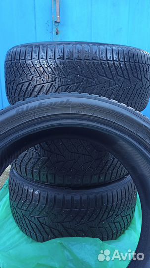 Yokohama BluEarth Winter V905 265/40 R21 и 295/35 R21 107V