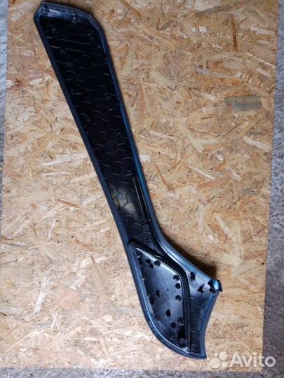 Обшивка салона левая Audi A8 D4 long 4.2 cdra 2011