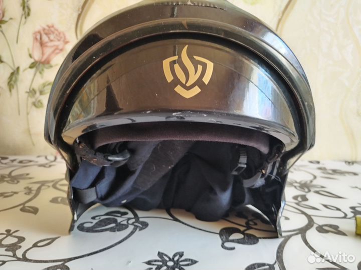 Шлем каска пожарного