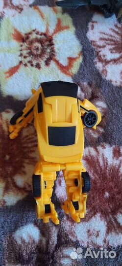 Hasbro роботы Бамбелби и Баррикейд
