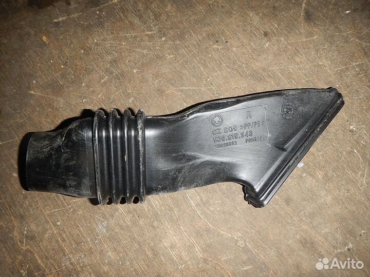 Патрубок воздушного фильтра Skoda Fabia