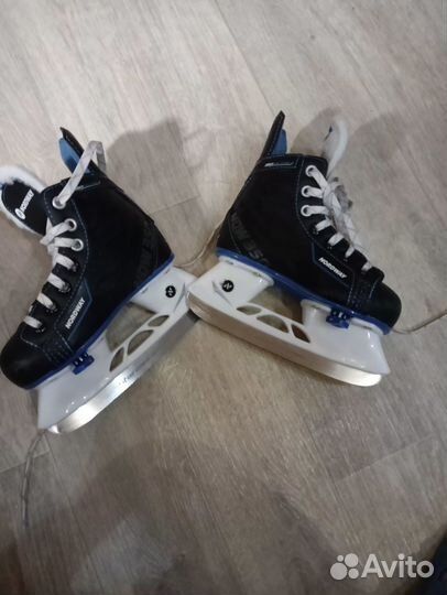 Коньки хоккейные