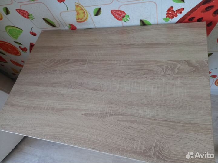 Стол обеденный