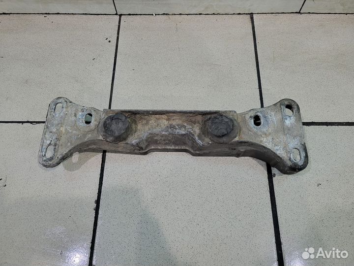 Кронштейн кпп BMW E39