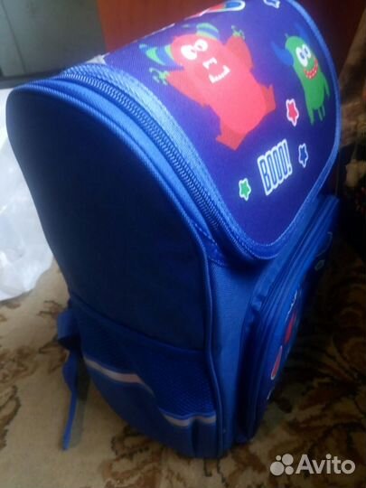 Новый школьный рюкзак (портфель)