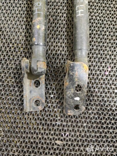 Амортизатор двери багажника Kia Sorento BL D4CB