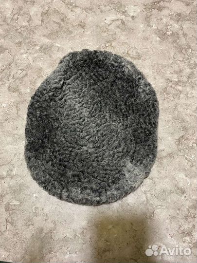 Берет и воротник из каракуля