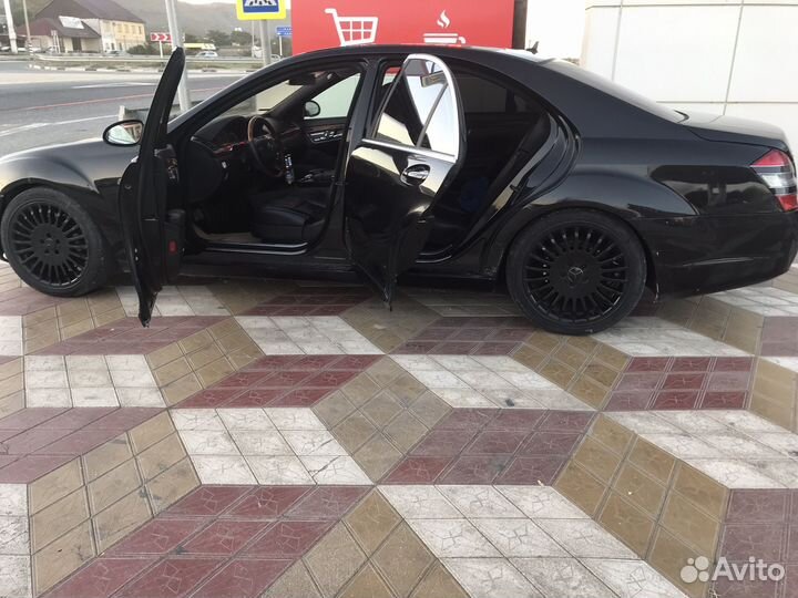 Мотор на 221мерседес