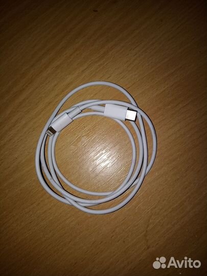 Зарядка на iPhone шнур