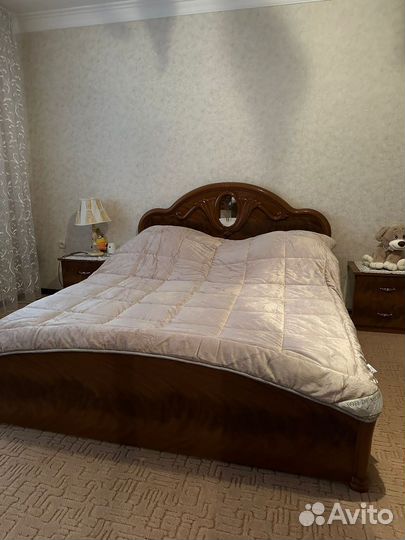 Продам спальный гарнитур