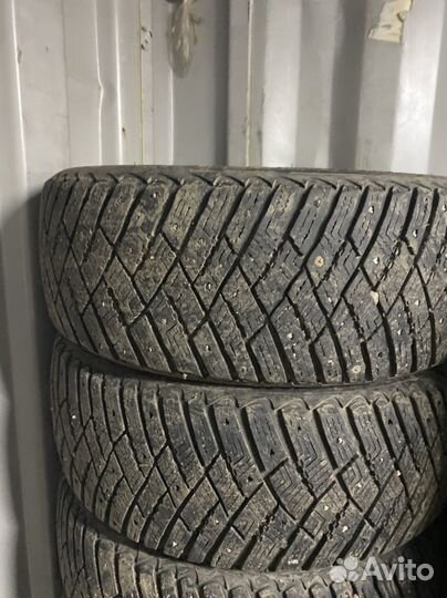 Goodyear UltraGrip 215/55 R17