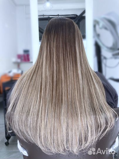 Модель на наращивание волос