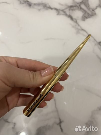 Помада Hourglass ultra slim