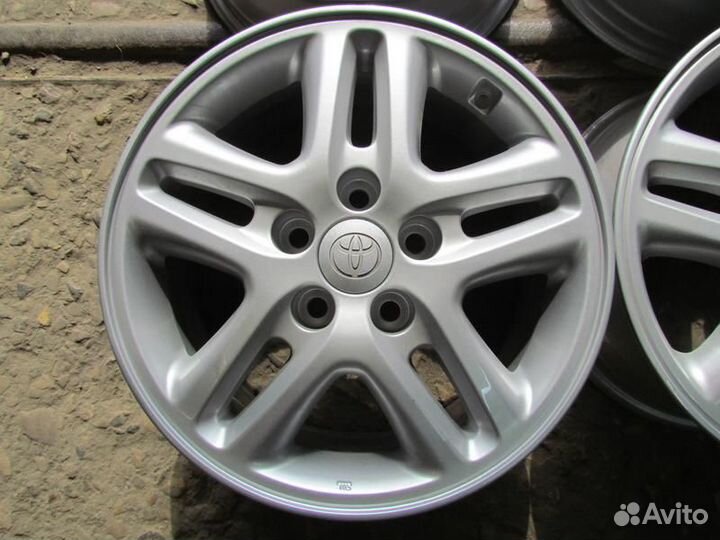 Диски Toyota R16 Литые 5x114.3 J7 CH
