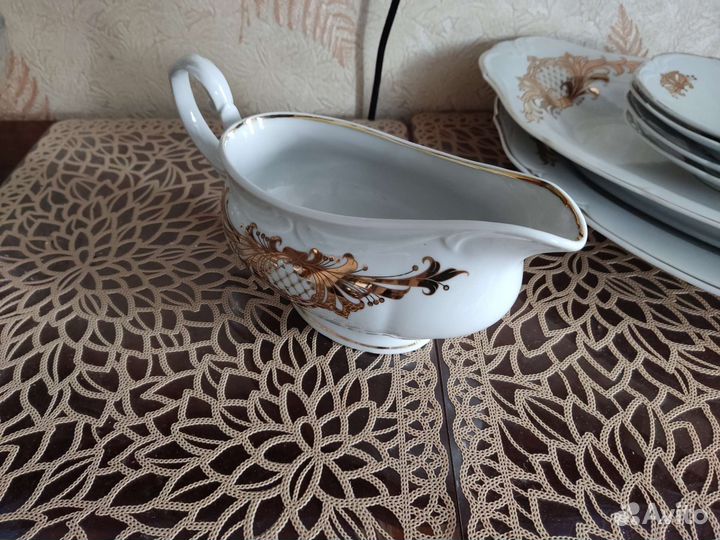 Набор столовой посуды на 12 персон