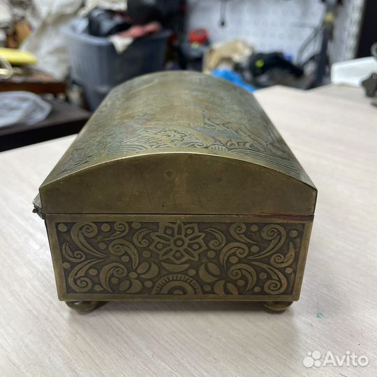 Шкатулка Старая Индия. Латунь, дерево (сзр)