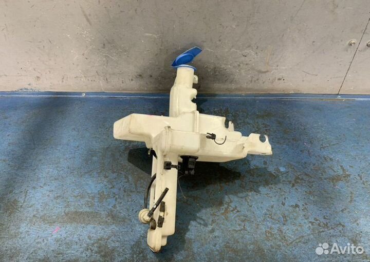 Бачок омывателя Volkswagen Passat B6