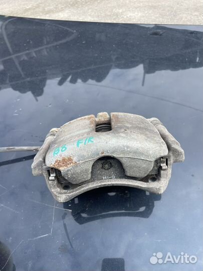 Суппорт тормозной правый volkswagen passat b8