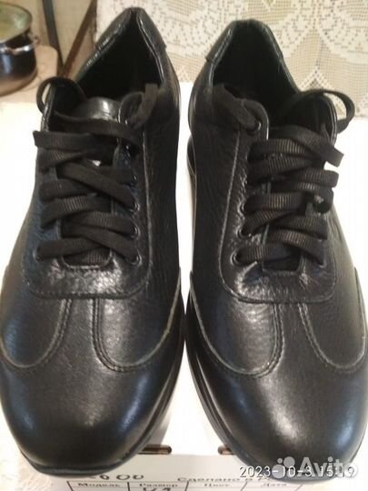 Кроссовки мужские 42 размер новые