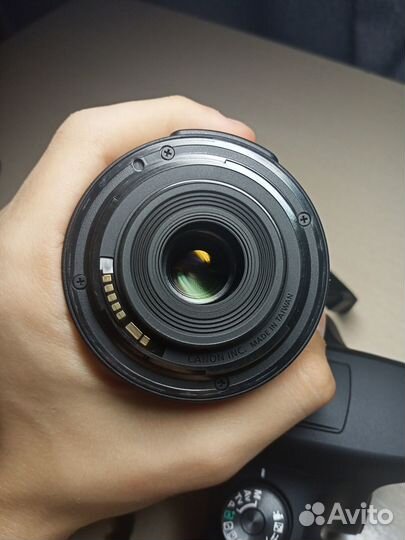 Canon EOS 2000D/Rebel T7 Kit ef-s 18-55mm IS II