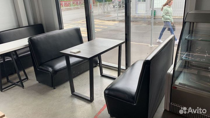 Столы и стулья для кафе и баров