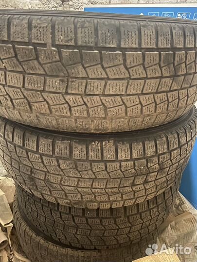 Northtrek N2 215/60 R16