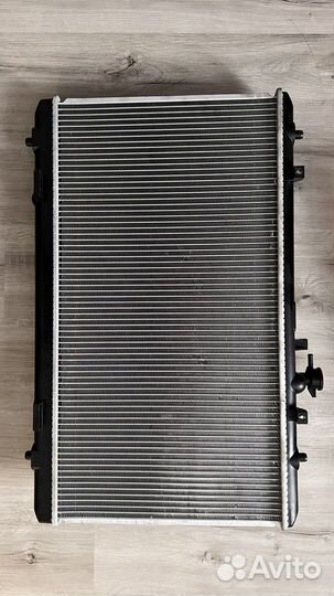 Радиатор охлаждения Suzuki SX4 1.6 AT