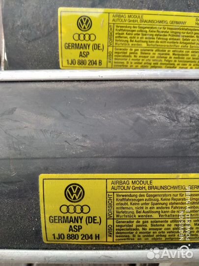 Подушка безопасности пассажира Фольксваген Гольф 4