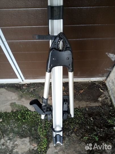 Велокрепление на крышу thule tour