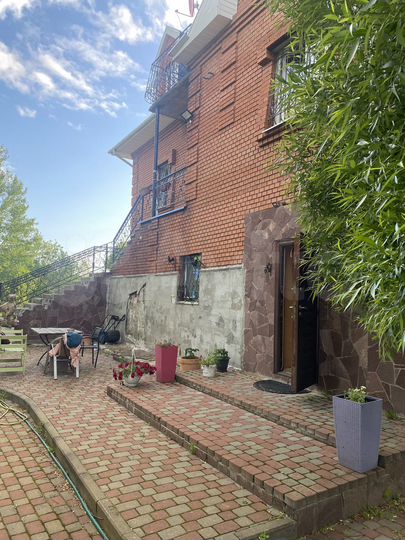 Коттедж 245 м² на участке 15 сот.