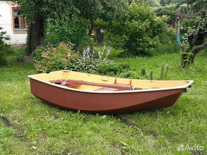 Стеклопластиковая лодка