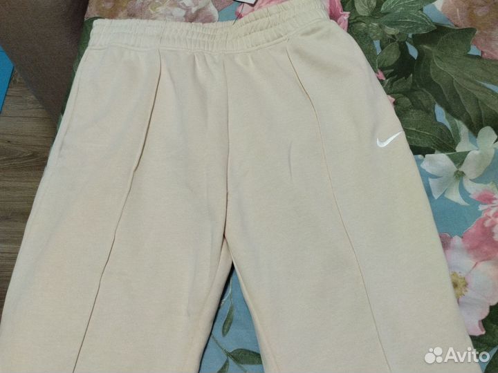 Спортивные штаны Nike