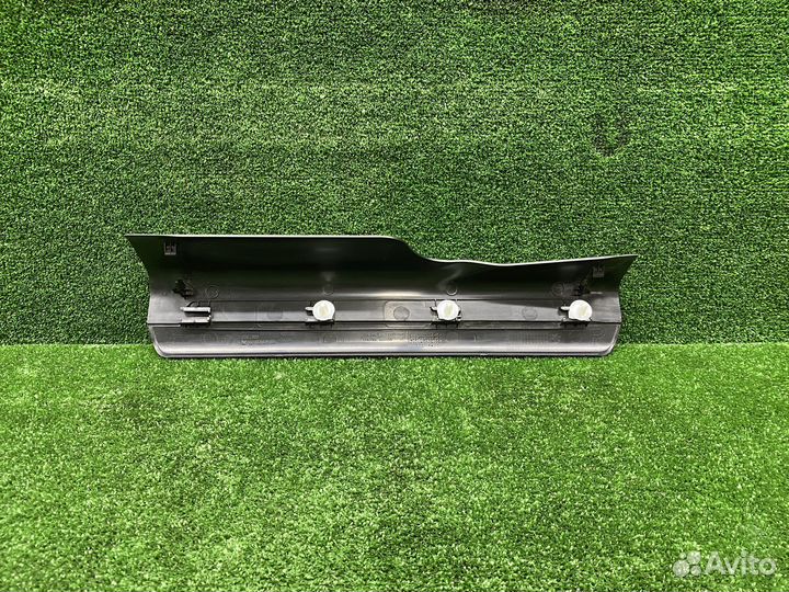 Пластик пола передний правый BMW G20