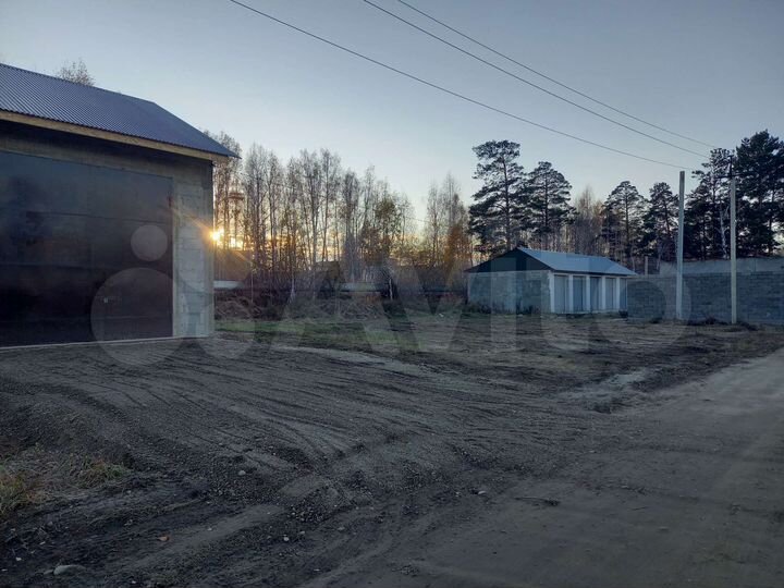 Машиноместо, > 30 м²