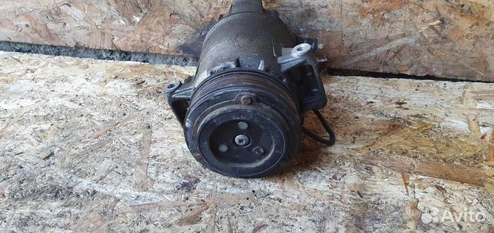Компрессор кондиционера Opel Zafira B 2005-2012