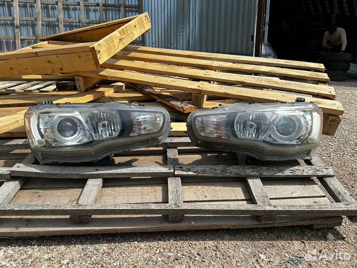 Фара ксенон Mitsubishi Lancer 10