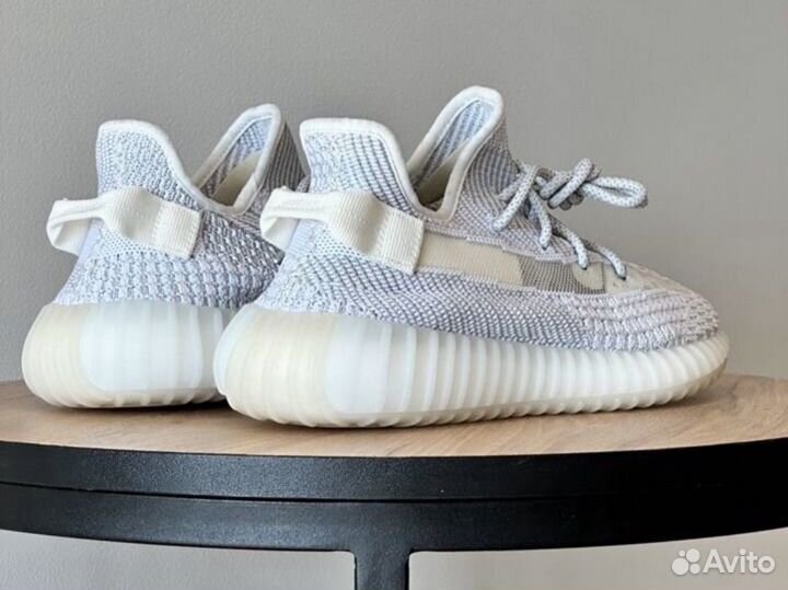 Кроссовки Adidas Yeezy Boost 350 v2 bone женские