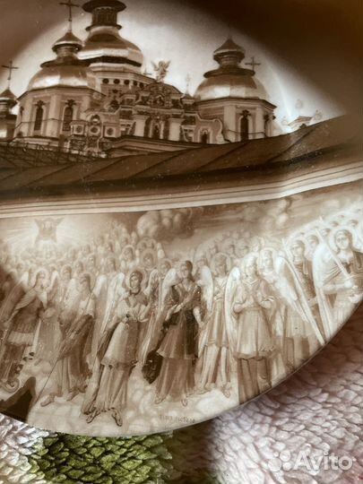 Настенная тарелка