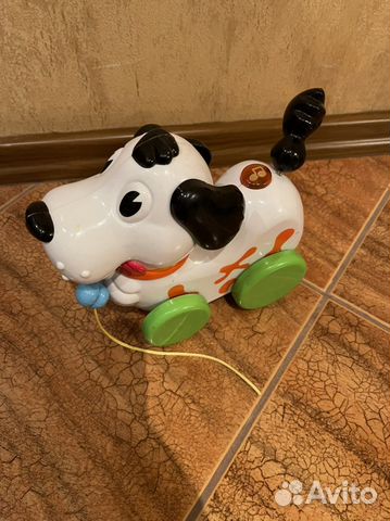 Музыкальная собачка на поводке